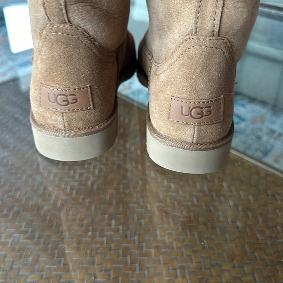 UGG Romely Cuffable size 7.5 sold out! - Picture 6 of 14